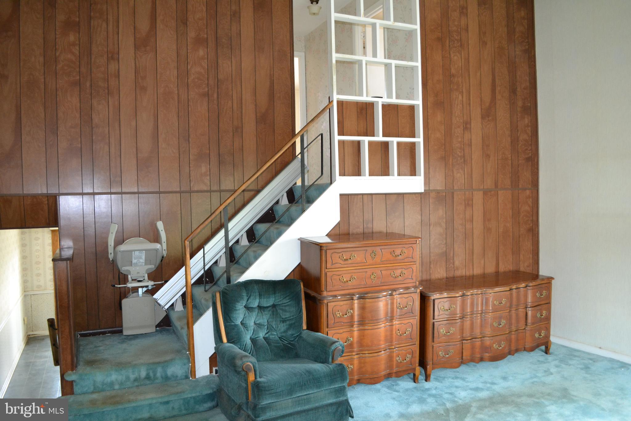 425 W Road Ridley Park, PA 19078 - Photo 15 of 38 Living Room