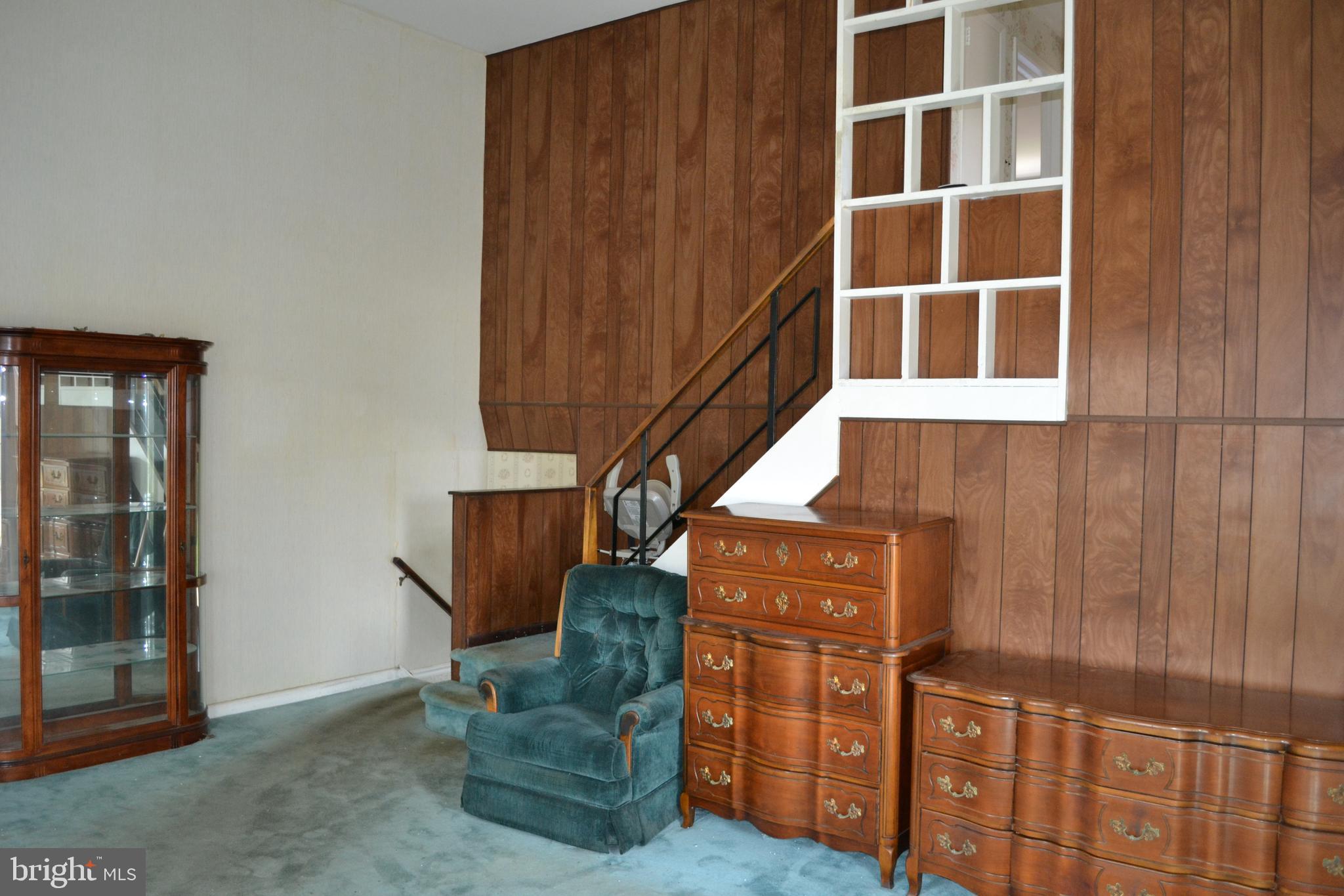 425 W Road Ridley Park, PA 19078 - Photo 18 of 38 Living Room