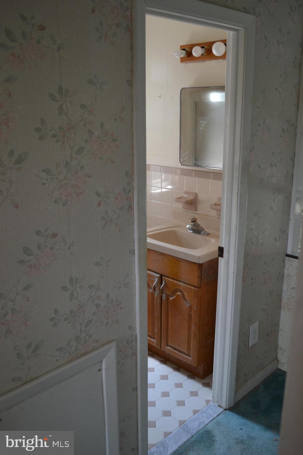 425 W Road Ridley Park, PA 19078 - Photo 36 of 38