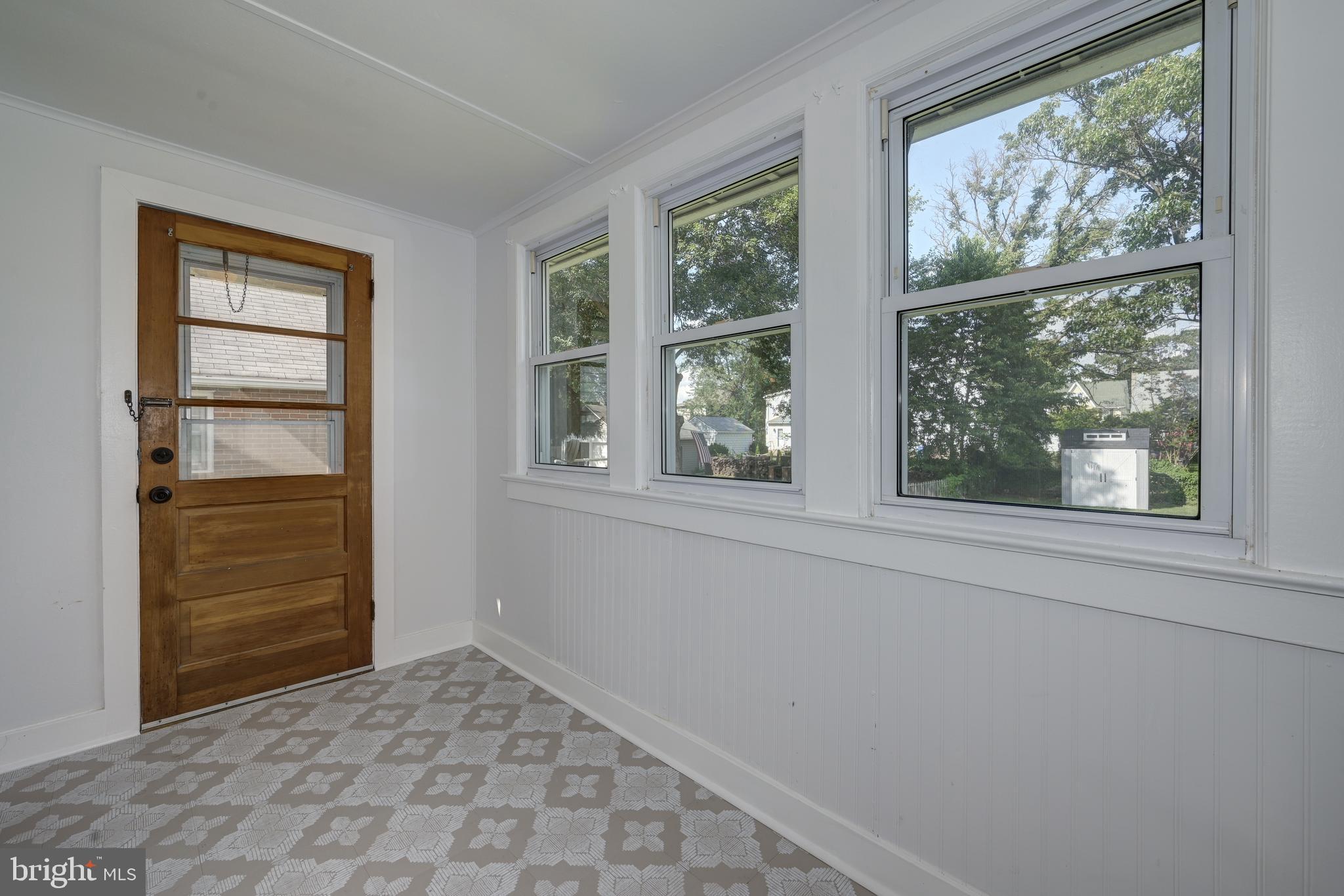 323 Cleveland Avenue Riverside, NJ 08075 - Photo 24 of 36 an empty room with windows