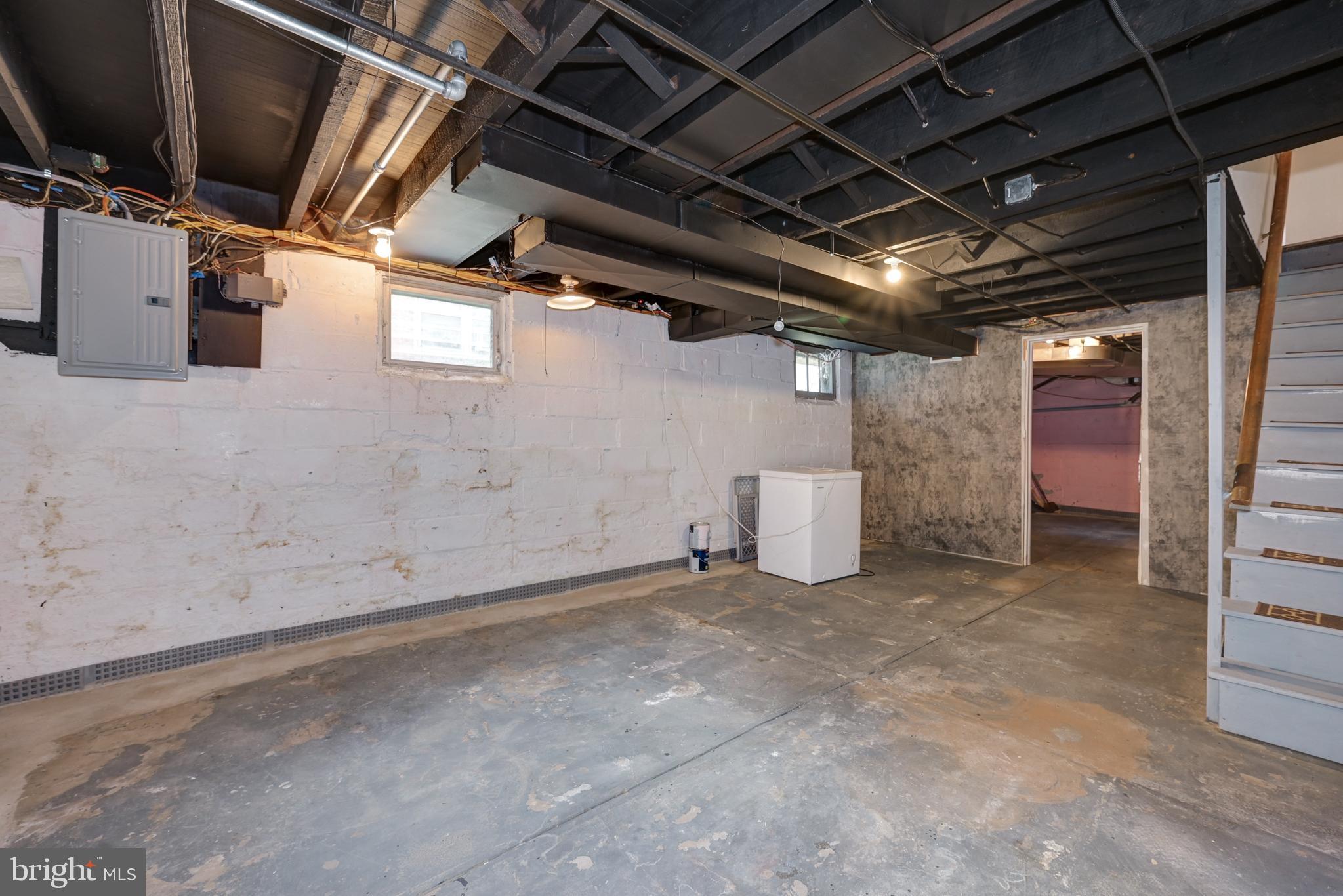 323 Cleveland Avenue Riverside, NJ 08075 - Photo 31 of 36 a view of empty room