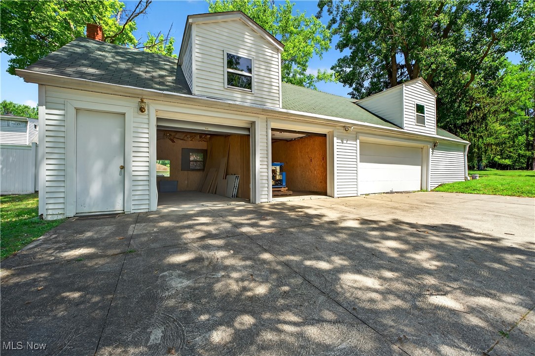 8471 Broadview Road Broadview Heights, OH 44147 - Photo 42 of 50 5 car garage