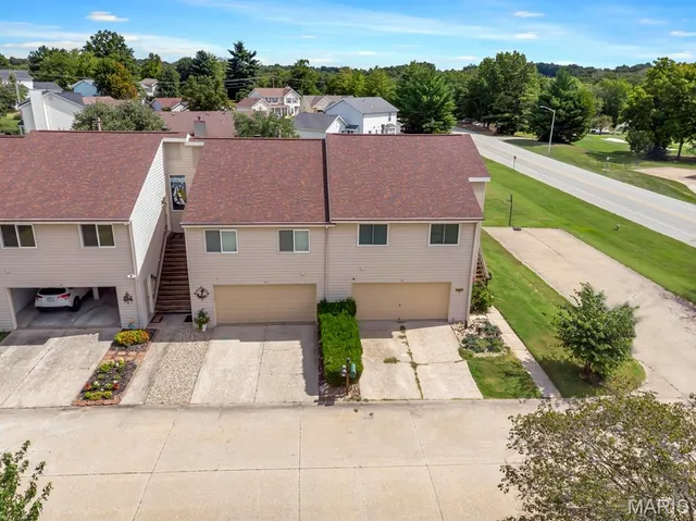 $300,000 | 35 Monterey Cypress Drive, Unit 2, Lake St. Louis, MO 63367