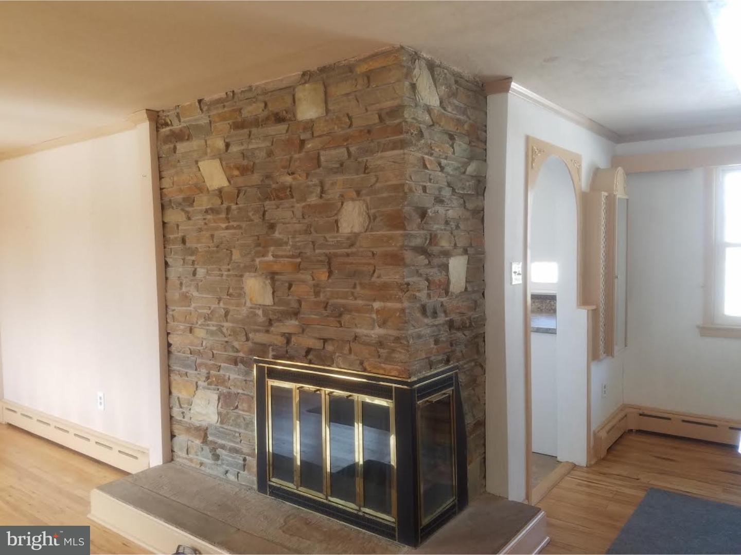 162 West Upper Ferry Road Ewing, NJ 08628 - Photo 10 of 17 Living Room