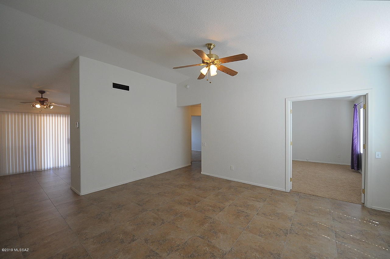 8757 North Golden Moon Way Tucson, AZ 85743 - Photo 2 of 15