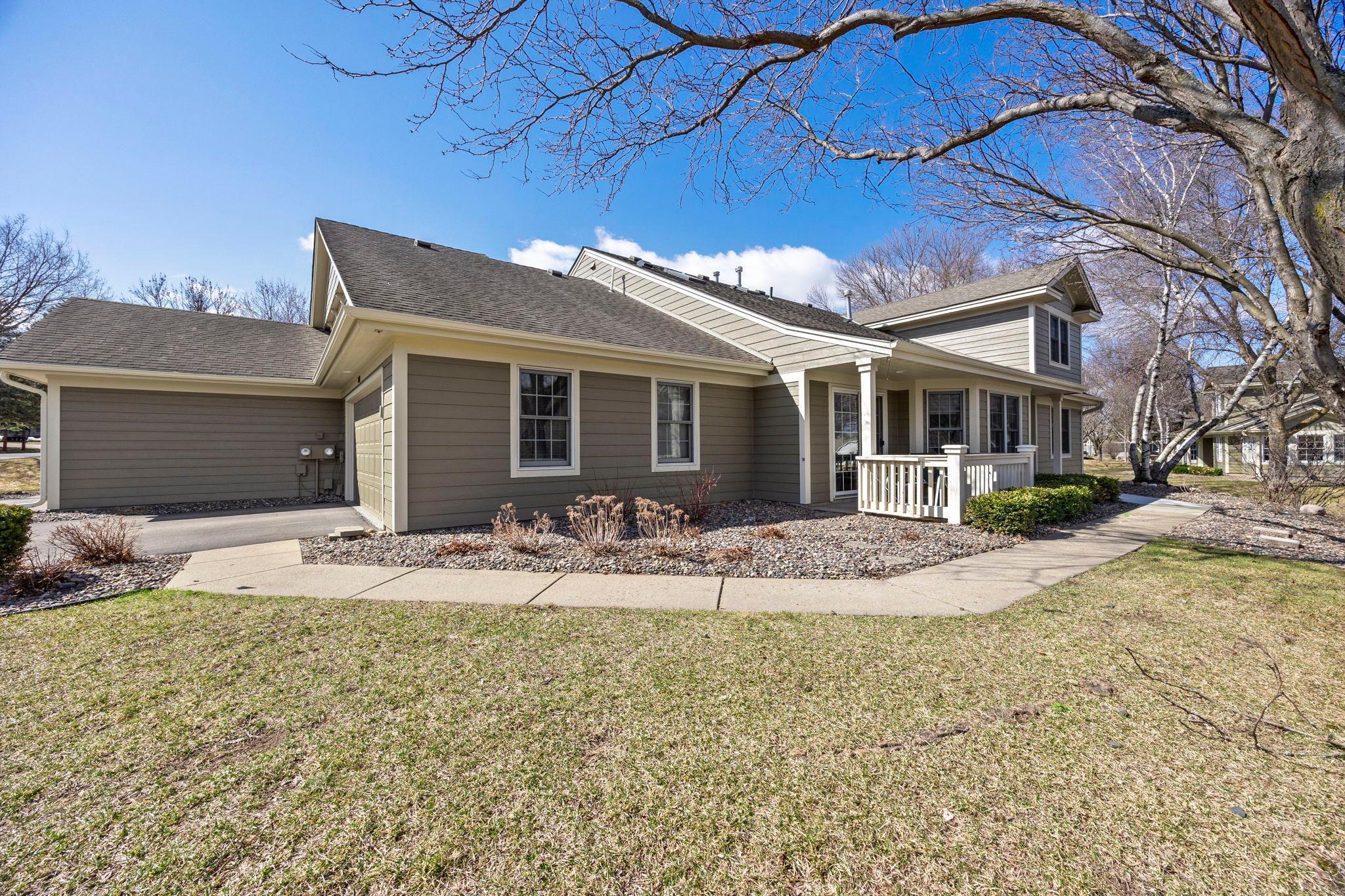 809 Ivy Lane Eagan, MN 55123 - Photo 2 of 49