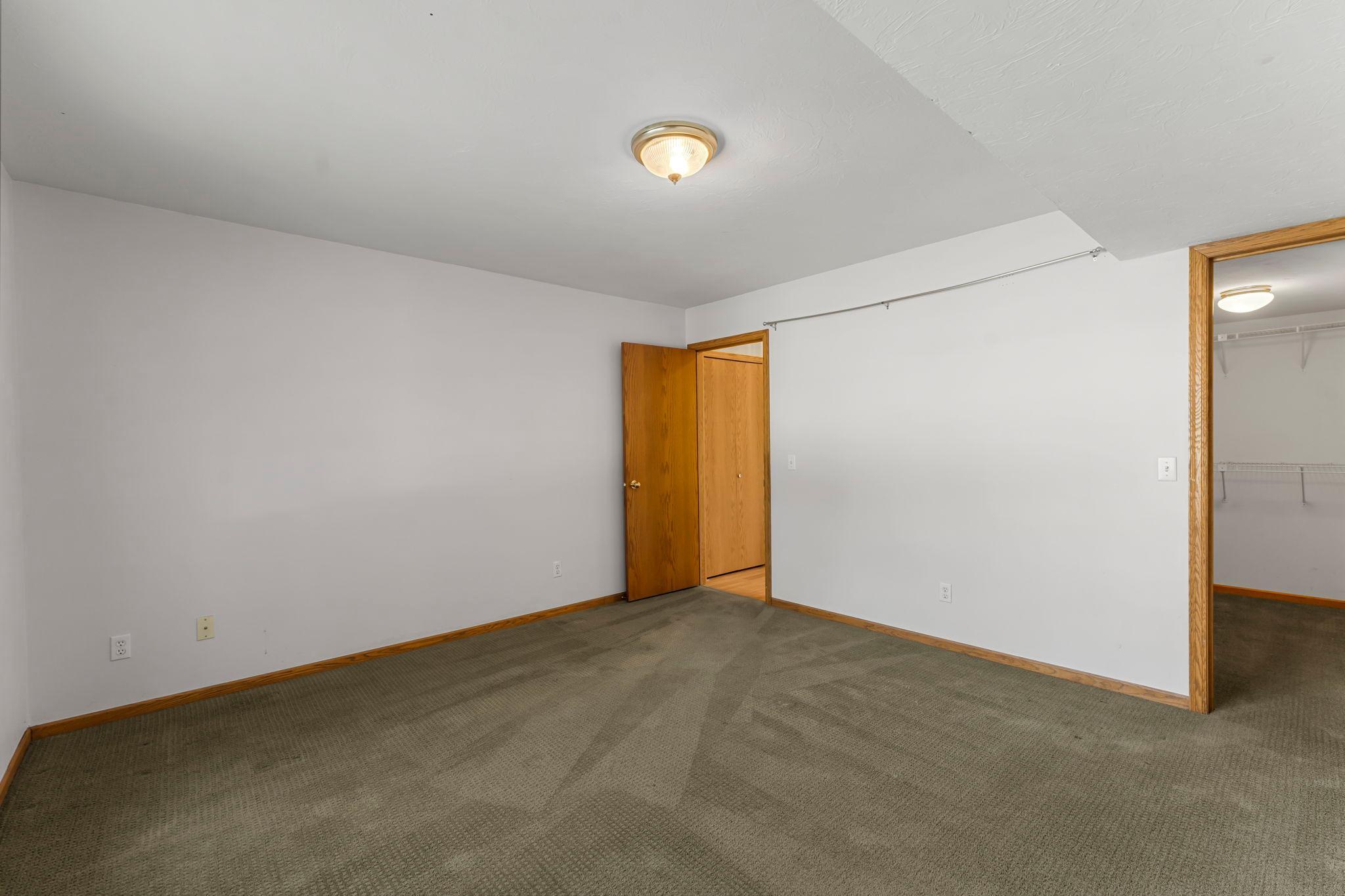 809 Ivy Lane Eagan, MN 55123 - Photo 26 of 49