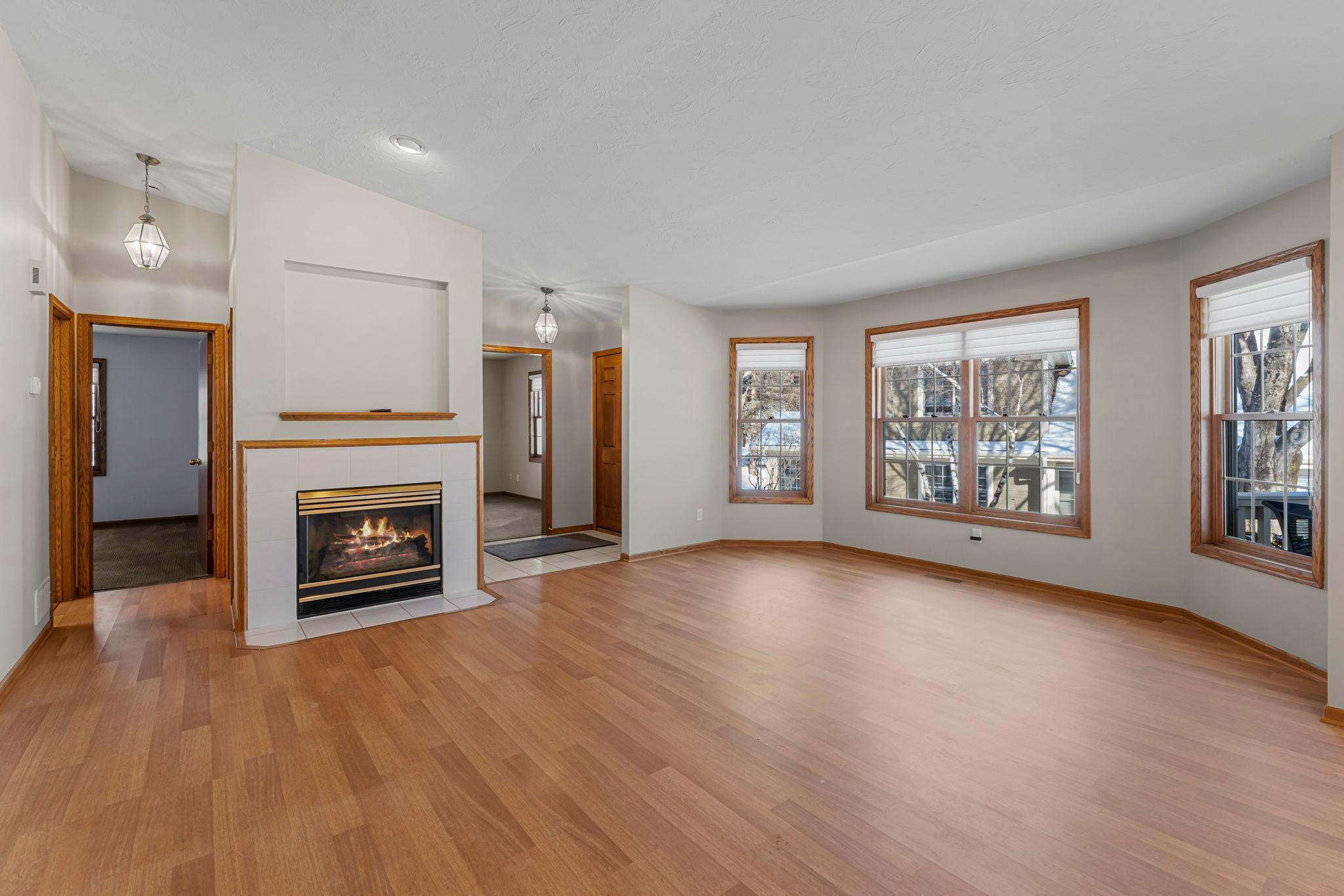 809 Ivy Lane Eagan, MN 55123 - Photo 7 of 49