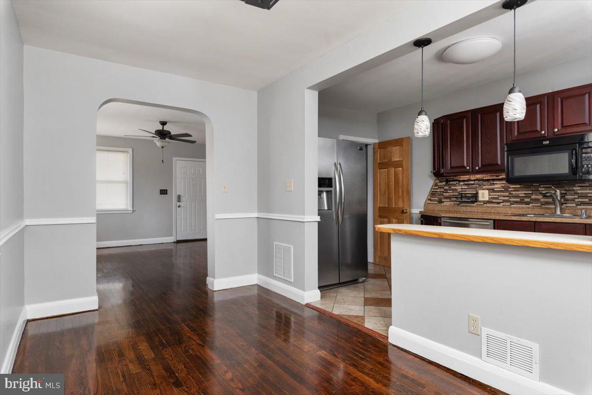 544 Chalcot Square Baltimore, MD 21221 - Photo 11 of 33