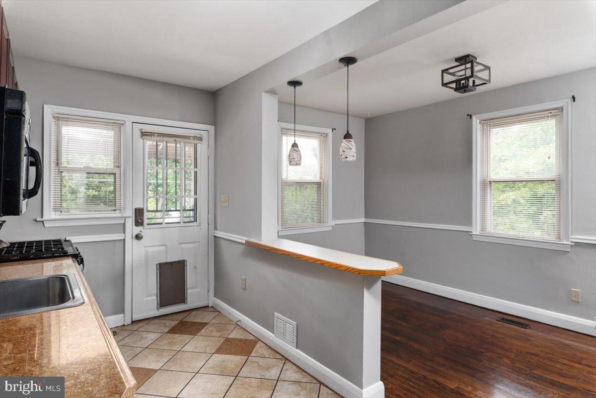 544 Chalcot Square Baltimore, MD 21221 - Photo 14 of 33