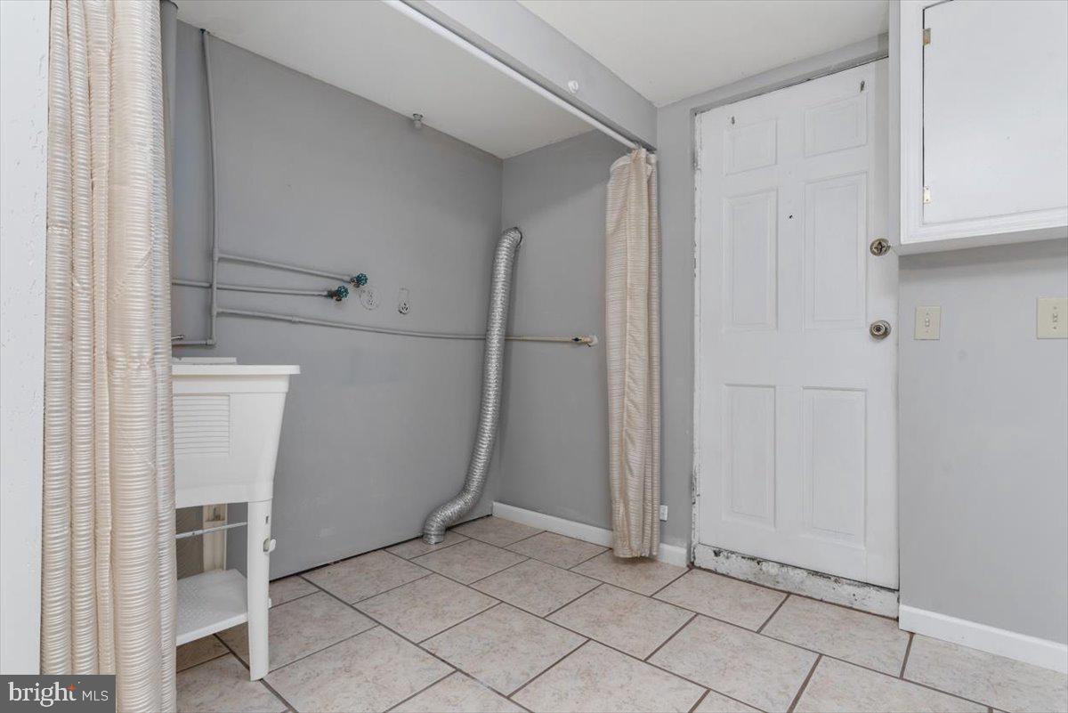 544 Chalcot Square Baltimore, MD 21221 - Photo 20 of 33