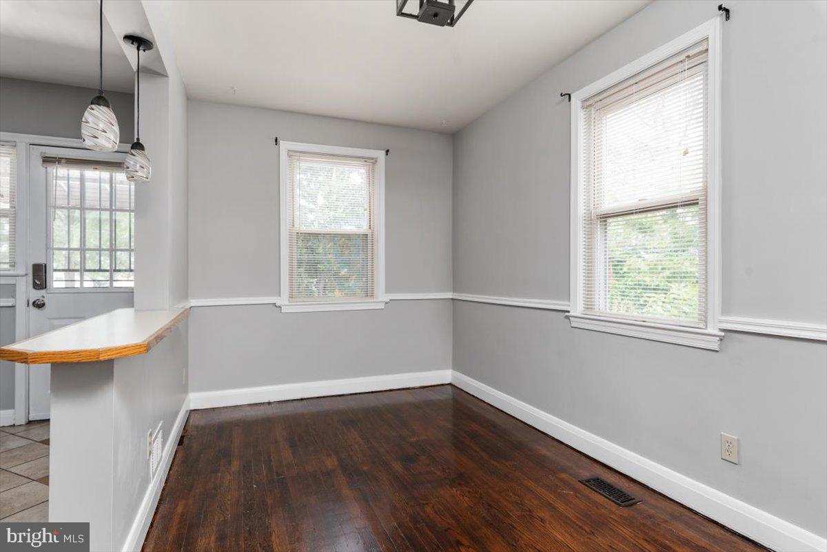 544 Chalcot Square Baltimore, MD 21221 - Photo 9 of 33