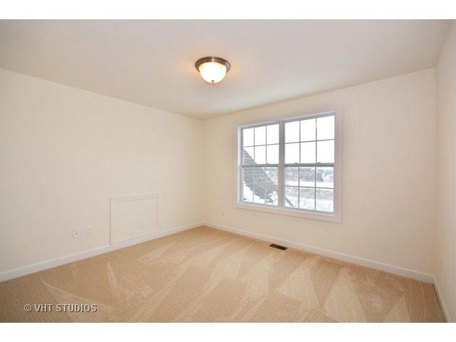 N550 Armstrong Lane Geneva, IL 60134 - Photo 13 of 16