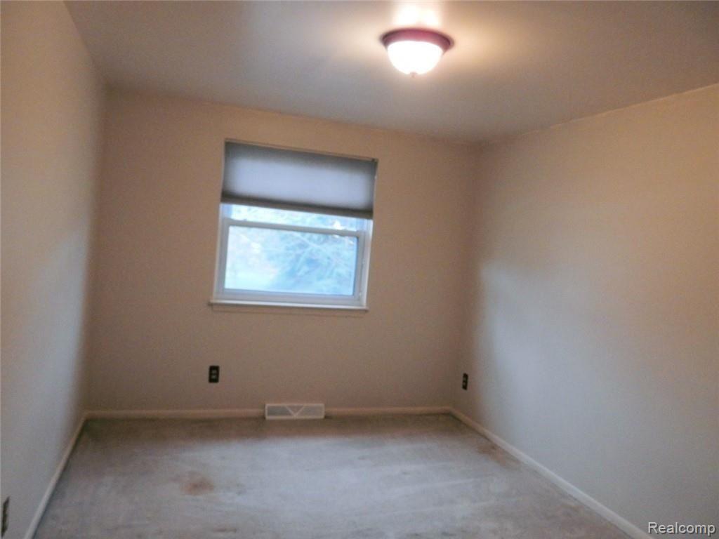 183 East Maryknoll Road Rochester Hills, MI 48309 - Photo 21 of 38