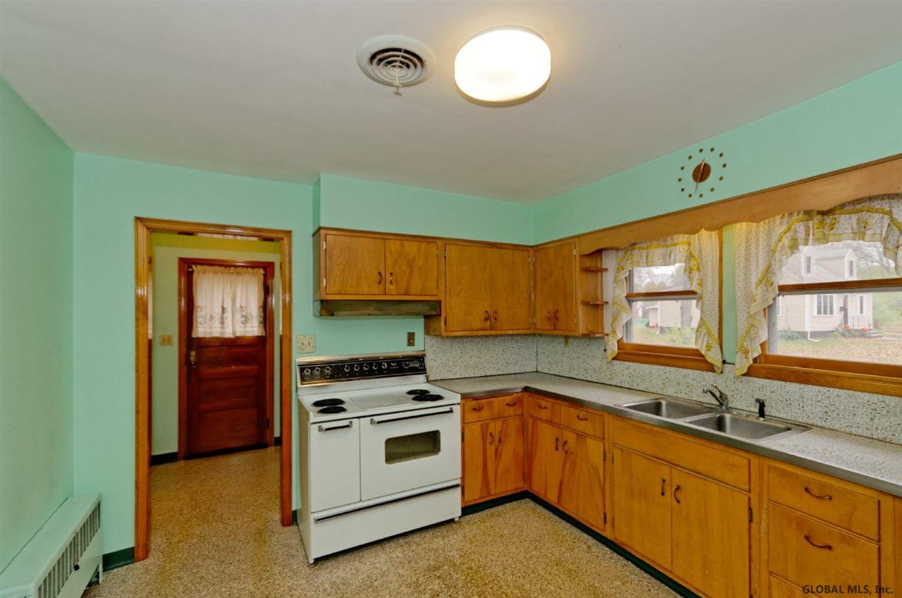 38 Phillips Road Rensselaer, NY 12144 - Photo 10 of 25 Photo 10
