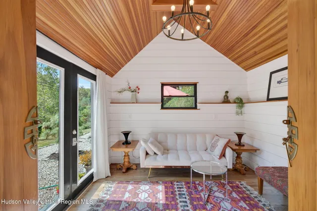 a view of dining room with washer and dryer