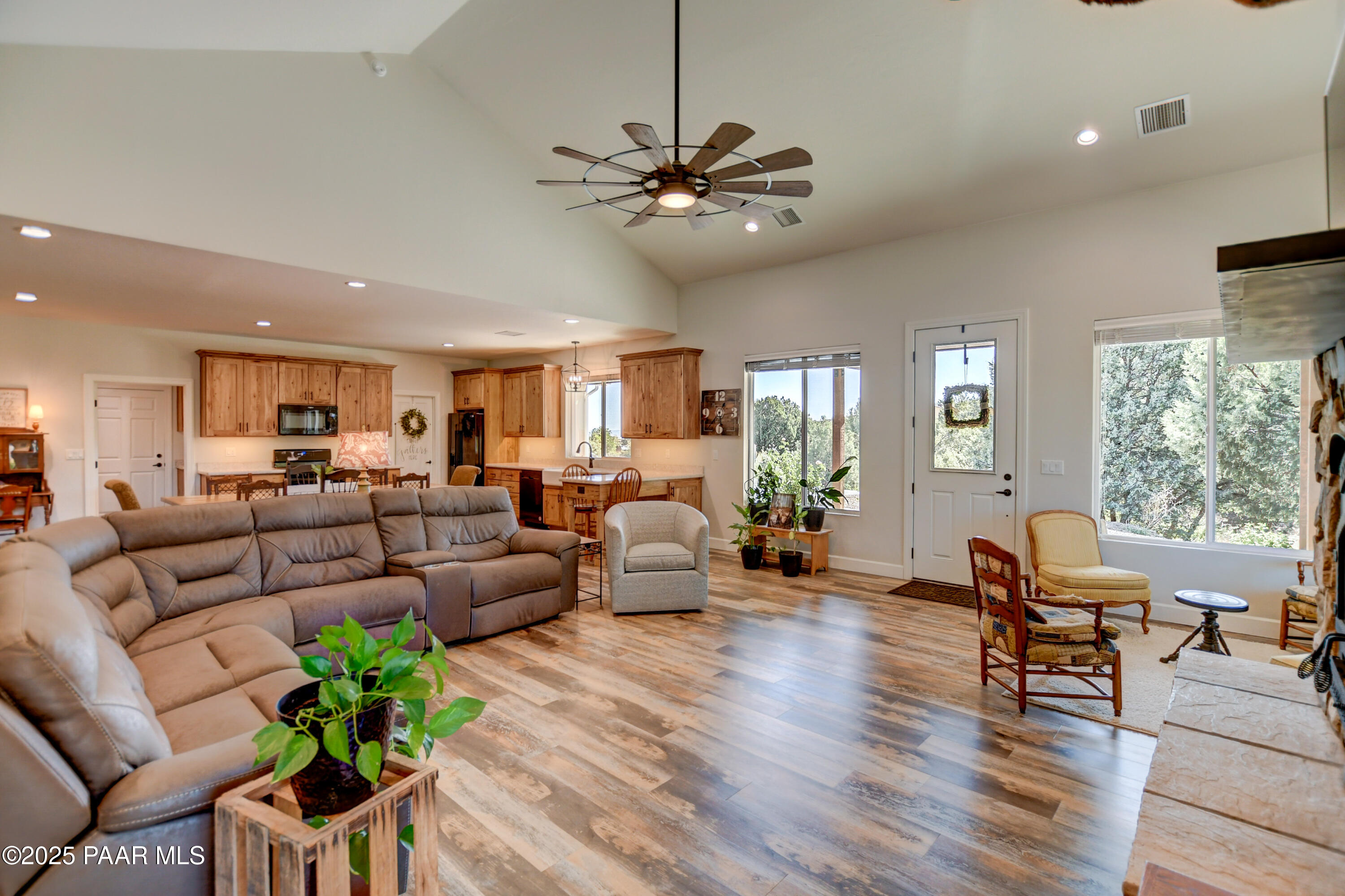 1365 West Ridge Drive Prescott, AZ 86305 - Photo 6 of 34 Living Room 3