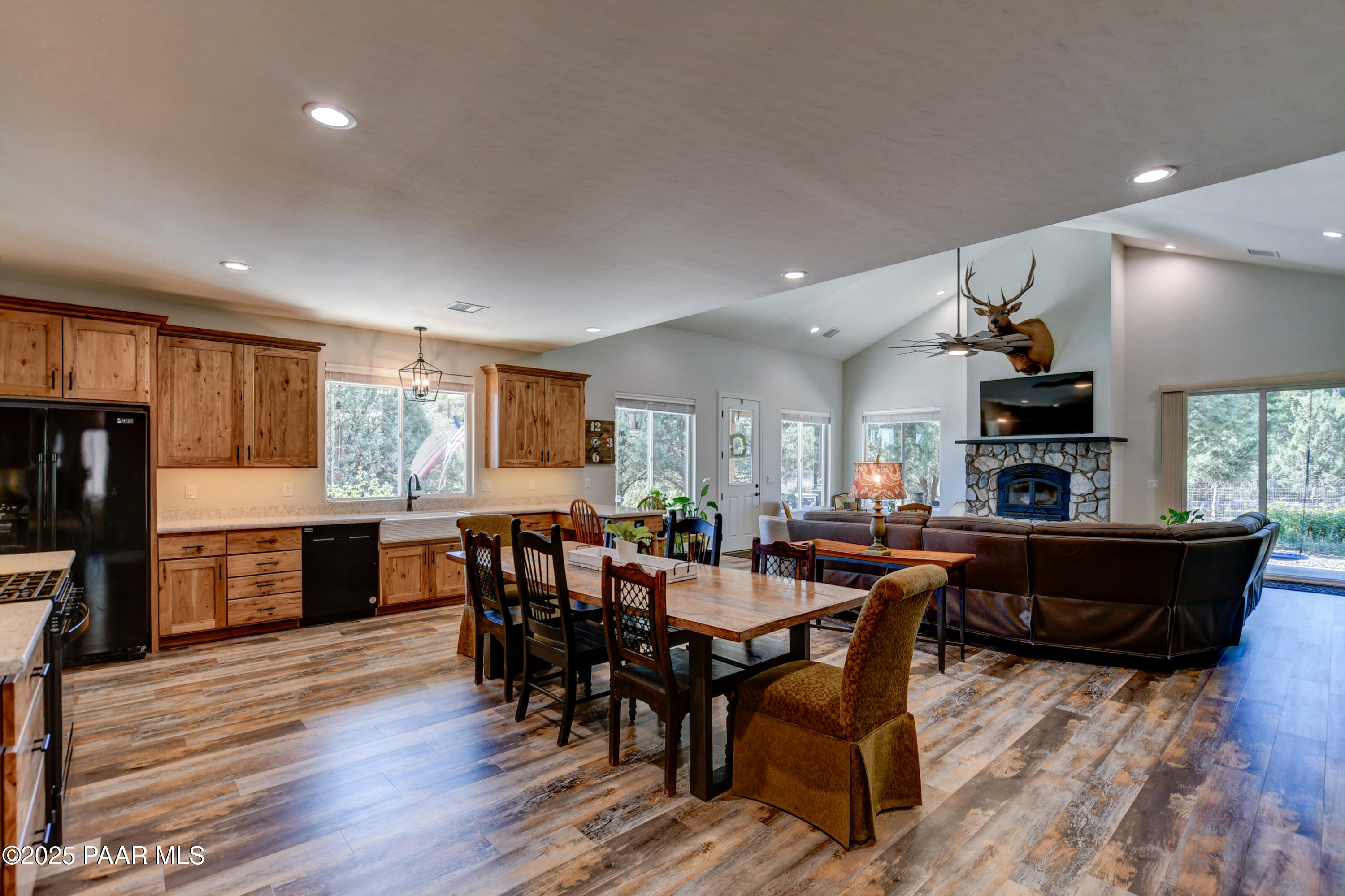 1365 West Ridge Drive Prescott, AZ 86305 - Photo 8 of 34 Dining Area 2