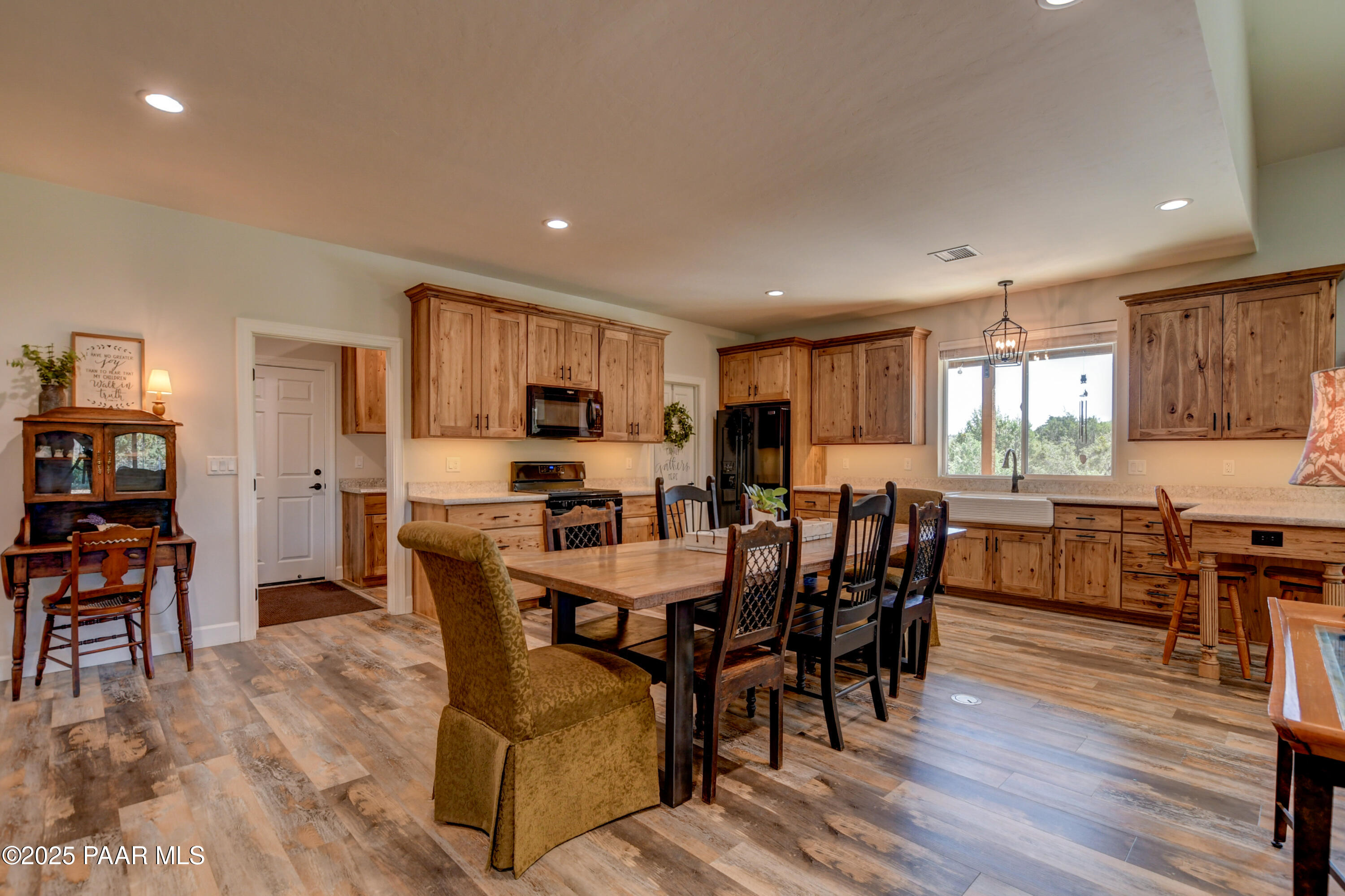 1365 West Ridge Drive Prescott, AZ 86305 - Photo 9 of 34 Dining Area 3