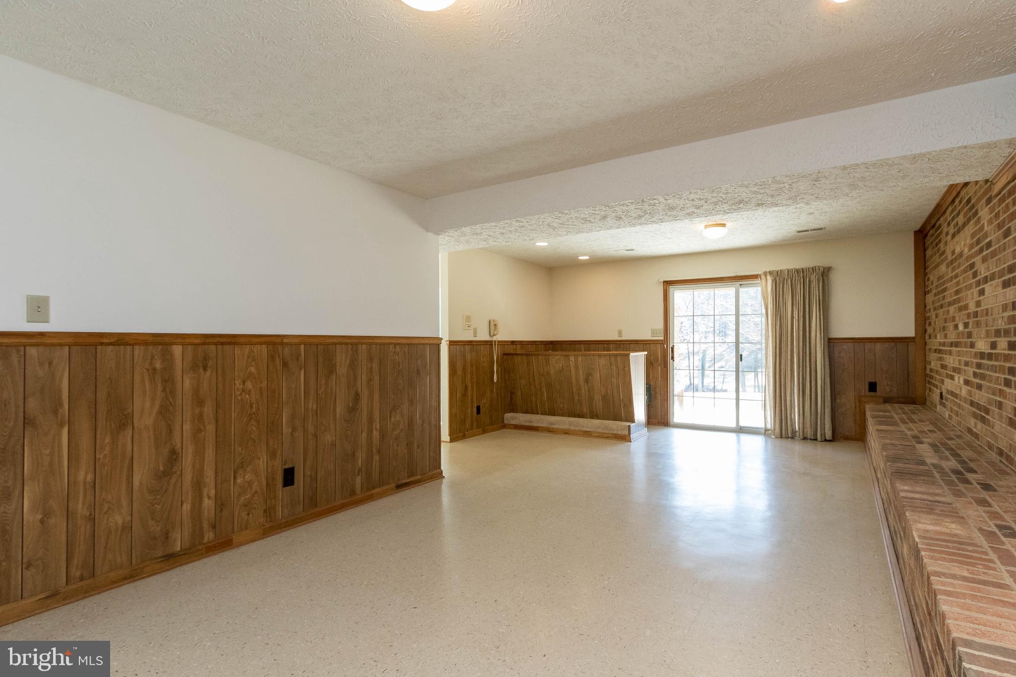 39 Salem Lane Stafford, VA 22554 - Photo 24 of 34 Spacious rec room area in basement