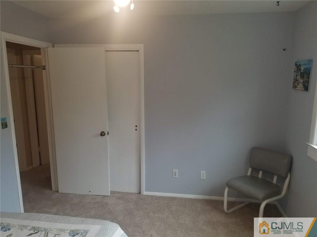 30 Agate Road East Brunswick, NJ 08816 - Photo 35 of 40