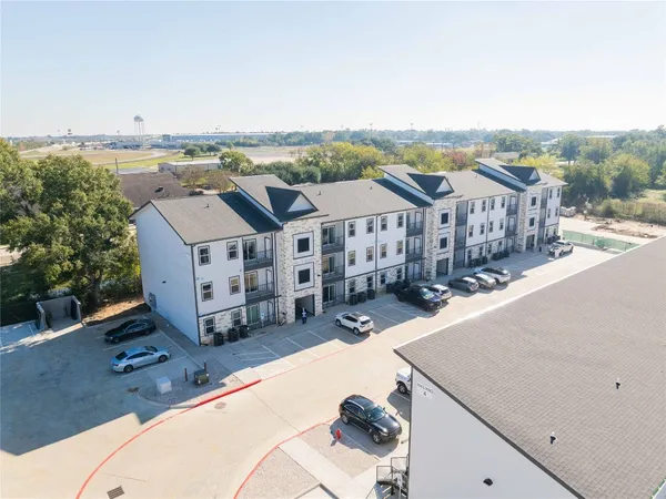 $1,450 | 2101 Reinke Road, Unit 8107, Waller, TX 77484