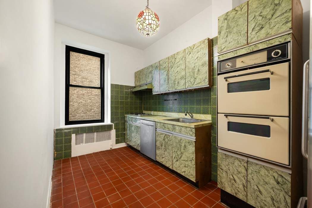 230 West 105th Street, Unit 1E Manhattan, NY 10025 - Photo 11 of 14