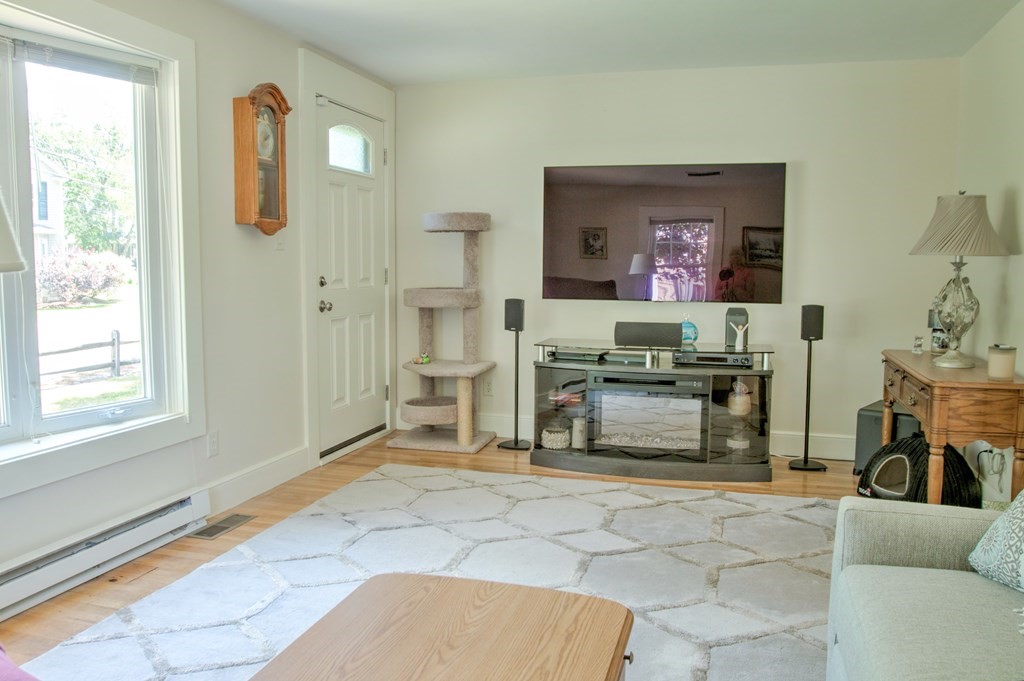 215 Riverneck Road Chelmsford, MA 01824 - Photo 13 of 34 Gallery Image 13
