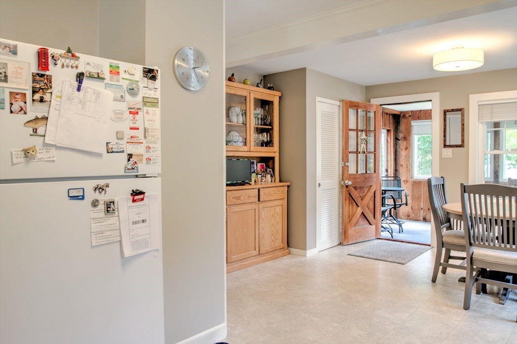 215 Riverneck Road Chelmsford, MA 01824 - Photo 8 of 34 Gallery Image 8