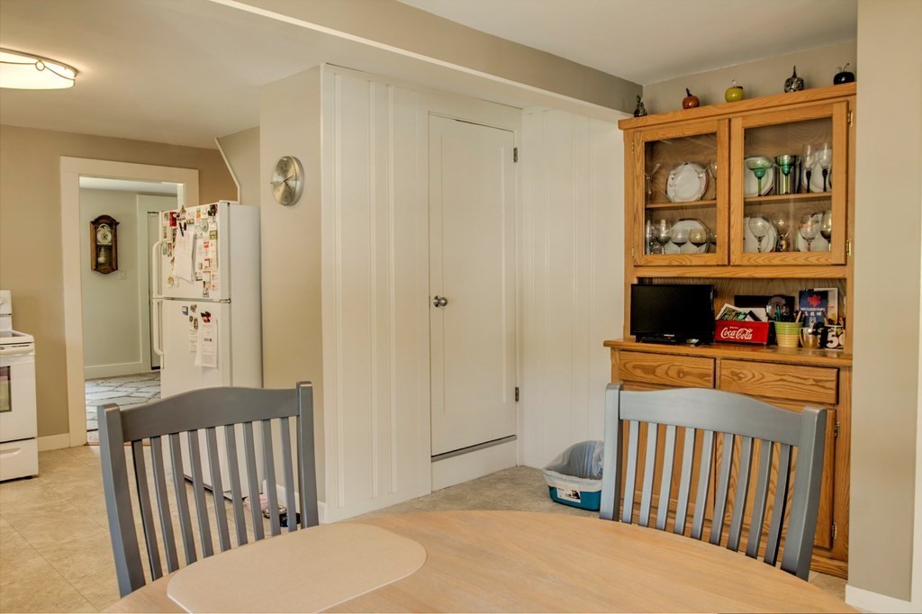 215 Riverneck Road Chelmsford, MA 01824 - Photo 9 of 34 Gallery Image 9