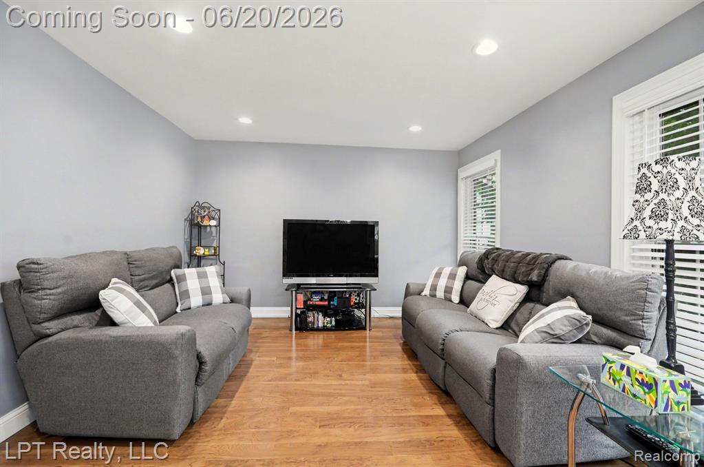829 Langdon Court Rochester Hills, MI 48307 - Photo 8 of 31