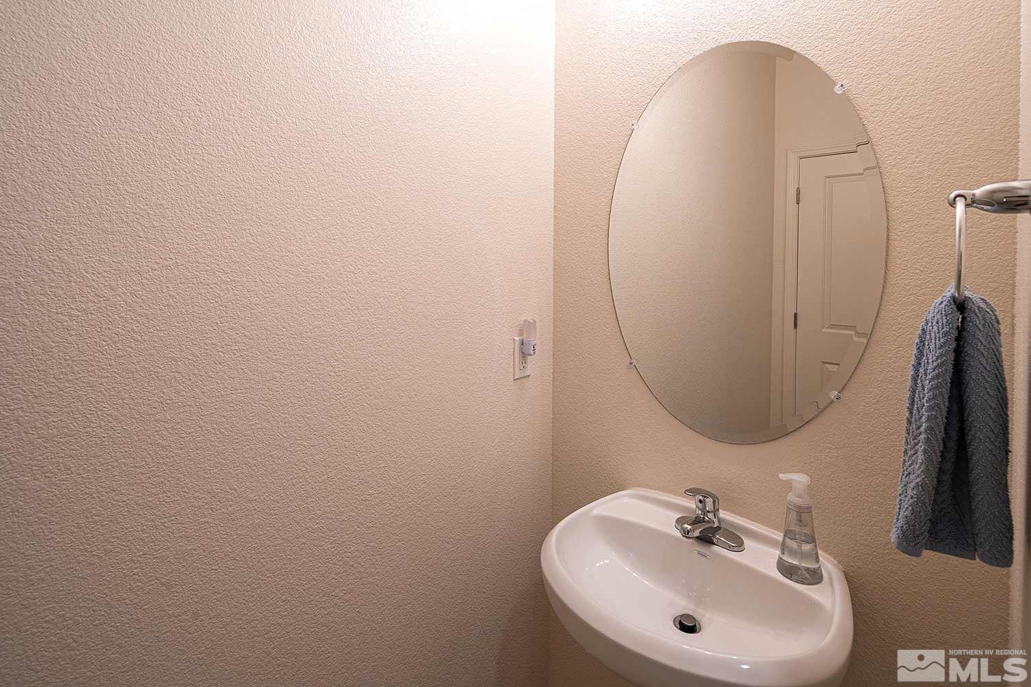 8545 Spearhead Way Reno, NV 89506 - Photo 24 of 40 Photo 24