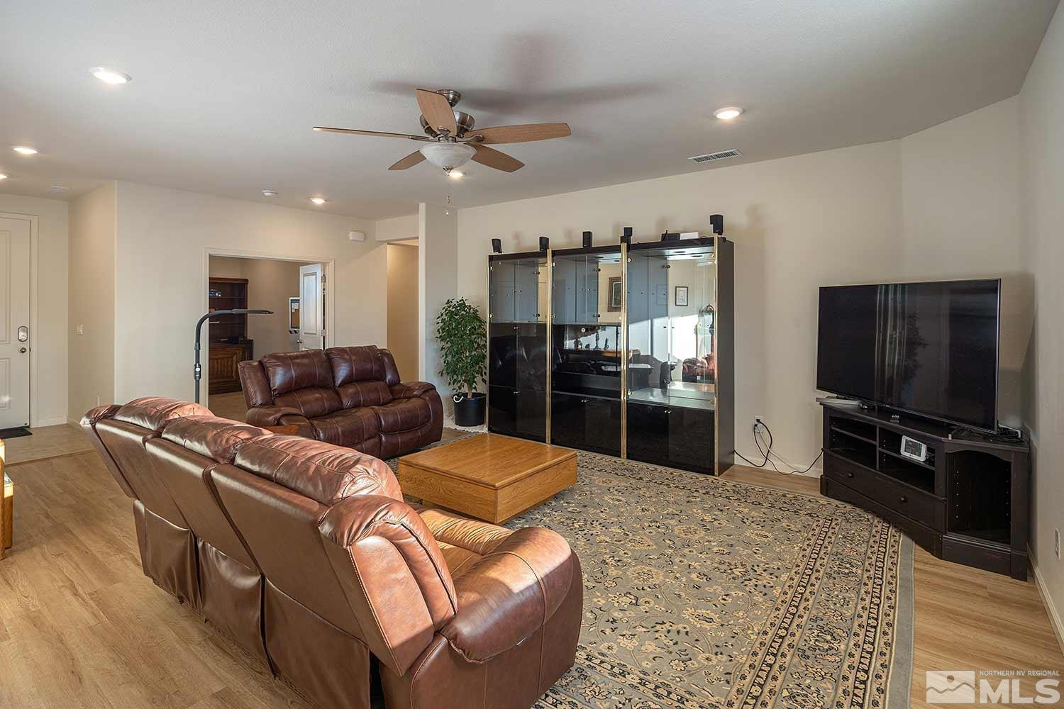 8545 Spearhead Way Reno, NV 89506 - Photo 9 of 40 Photo 9