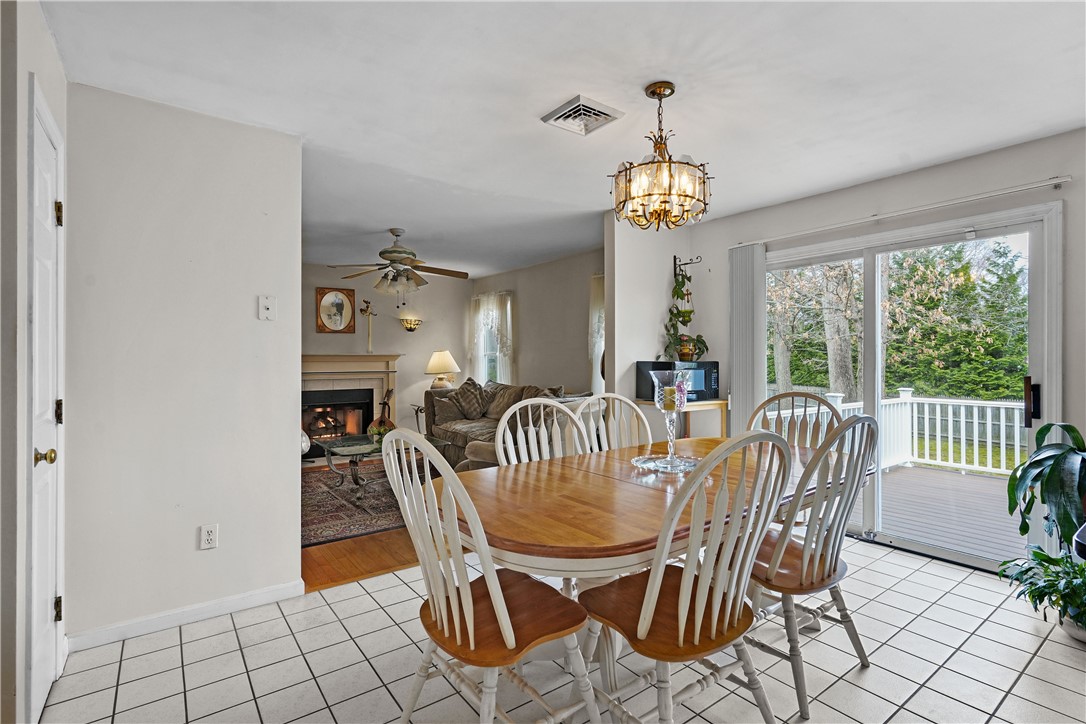 40 Bakewell Court Cranston, RI 02921 - Photo 12 of 48