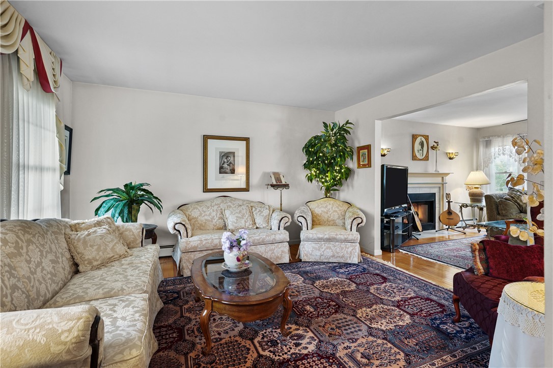 40 Bakewell Court Cranston, RI 02921 - Photo 15 of 48