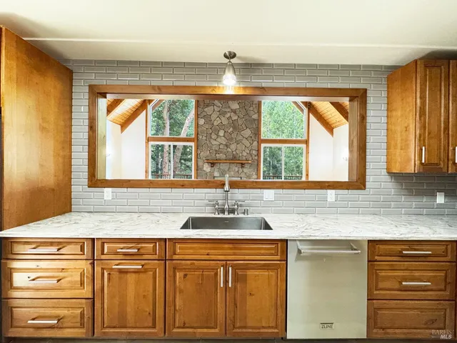 $749,000 | 4101 Chinquapin Drive, Willits, CA 95490