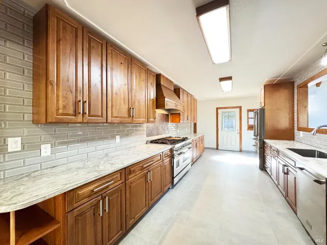 $749,000 | 4101 Chinquapin Drive, Willits, CA 95490