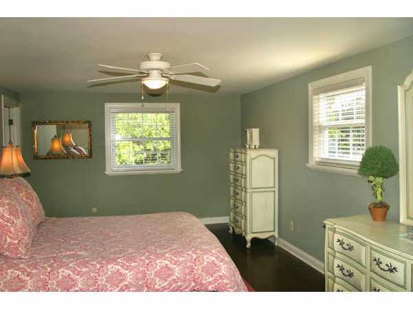 2811 Helston Road Columbus, OH 43220 - Photo 5 of 10