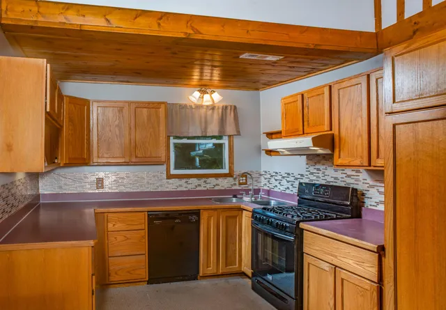 $210,000 | 148 Douglas Avenue, Montello, WI 53949