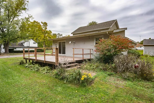 $210,000 | 148 Douglas Avenue, Montello, WI 53949