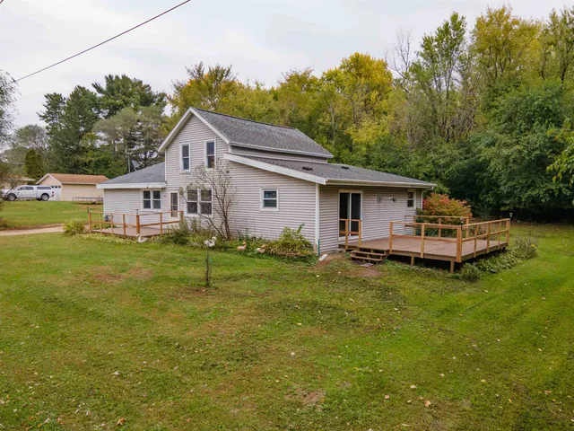 $210,000 | 148 Douglas Avenue, Montello, WI 53949