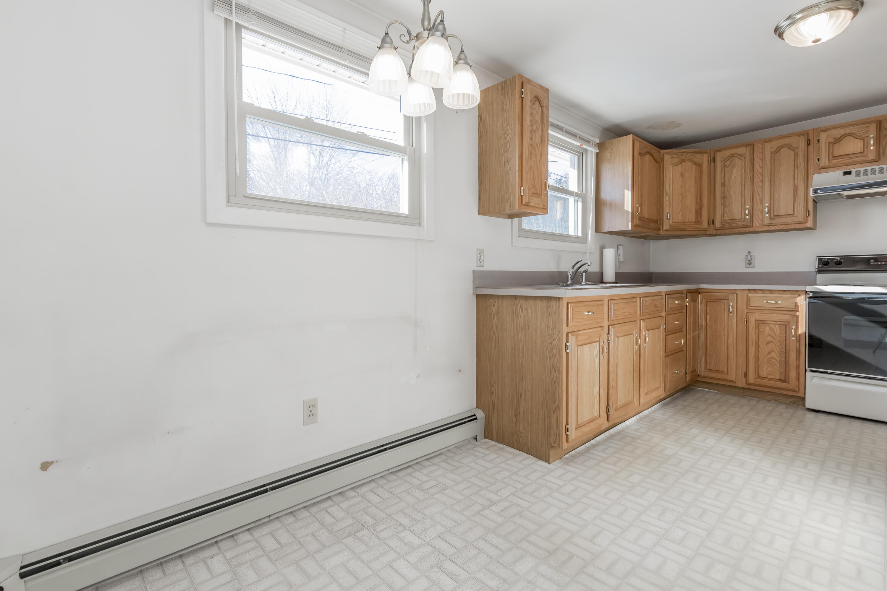 109 Murray Street Portland, ME 04103 - Photo 14 of 37 20240117TR-71029