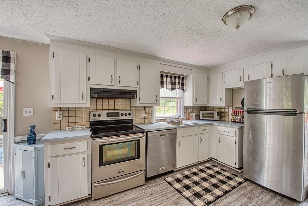 169 Turner Road Rockland, MA 02370 - Photo 3 of 14 Gallery Image 3