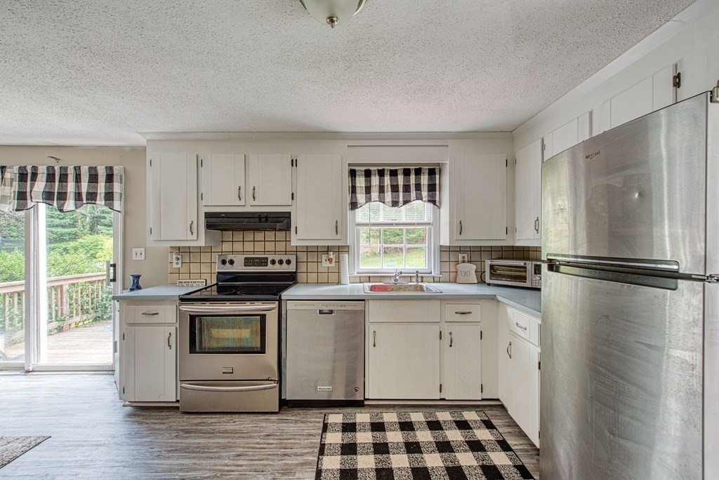 169 Turner Road Rockland, MA 02370 - Photo 4 of 14 Gallery Image 4