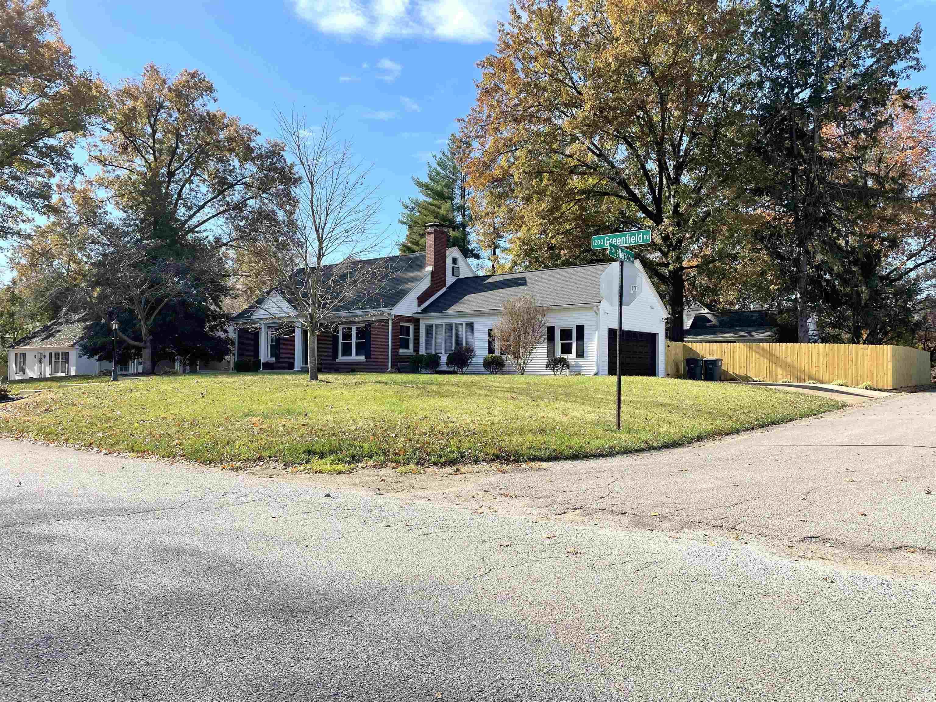 1201 Greenfield Road Evansville, IN 47715 - Photo 2 of 22