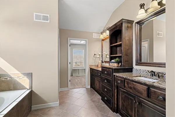 $755,000 | 11307 West 158th Terrace, Overland Park, KS 66221