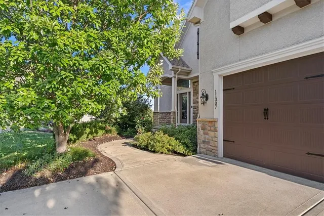 $770,000 | 11307 West 158th Terrace, Overland Park, KS 66221