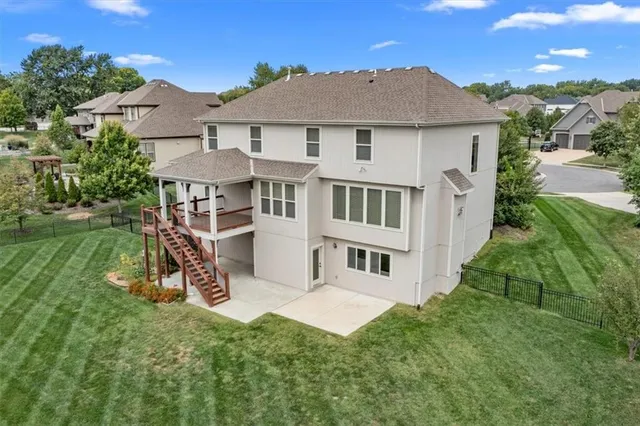 $770,000 | 11307 West 158th Terrace, Overland Park, KS 66221