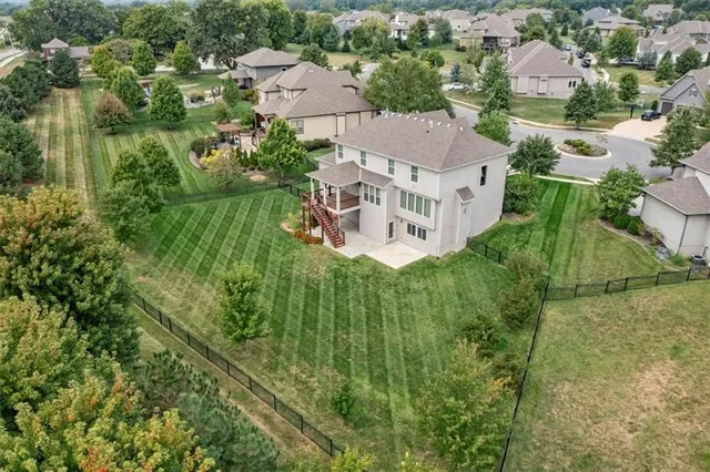 $770,000 | 11307 West 158th Terrace, Overland Park, KS 66221