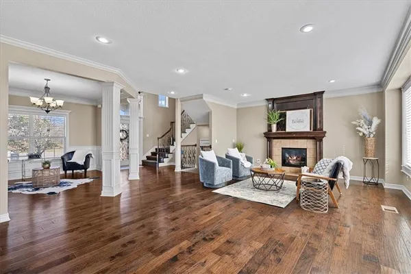 $755,000 | 11307 West 158th Terrace, Overland Park, KS 66221